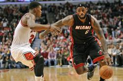 九游娱乐-包含巴特勒爆冷击败DWG，出色防守引爆全场！的词条